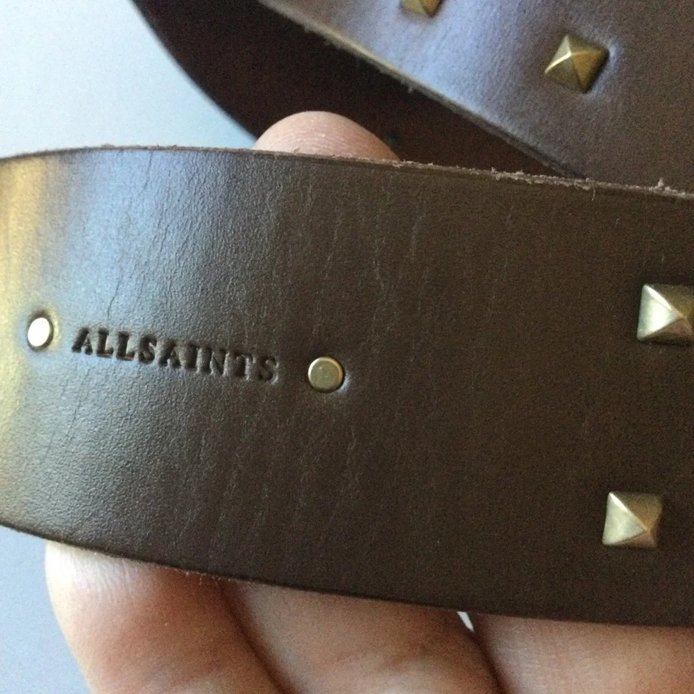 ALLSAINTS WOMENS PYRAMID STUD BELT BROWN LEATHER WITH GOLD SIZE SMALL NWOT